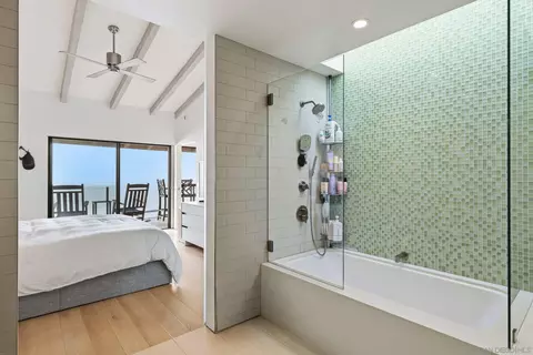 Bath - 441 S Sierra Ave #308, Solana Beach, CA 92075 photo 2 of 4