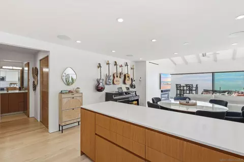 Kitchen - 441 S Sierra Ave #308, Solana Beach, CA 92075 photo 4 of 4