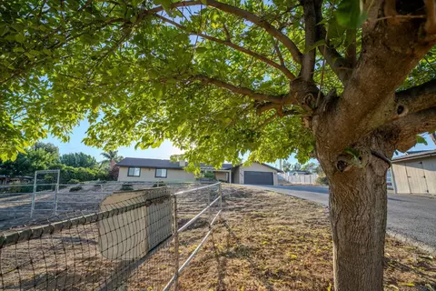 Exterior - 526 Brazos St, Ramona, CA 92065 photo 1 of 17