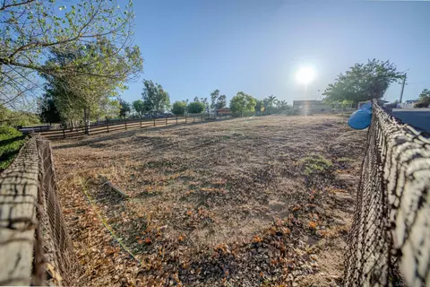 Exterior - 526 Brazos St, Ramona, CA 92065 photo 5 of 17