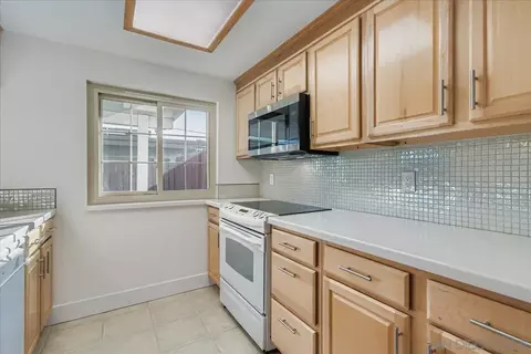 Kitchen - 1158 Denver Ln #C, El Cajon, CA 92021 photo 2 of 4