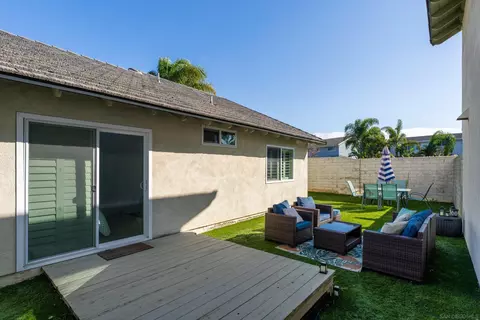 1237 Chambord Ct, Oceanside, CA 92054 photo 4