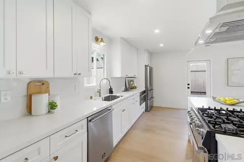 Kitchen - 13015 Carriage Rd, Poway, CA 92064 photo 3 of 4