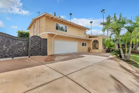 Exterior - 2167 Sunset Dr, Escondido, CA 92025 photo 2 of 12