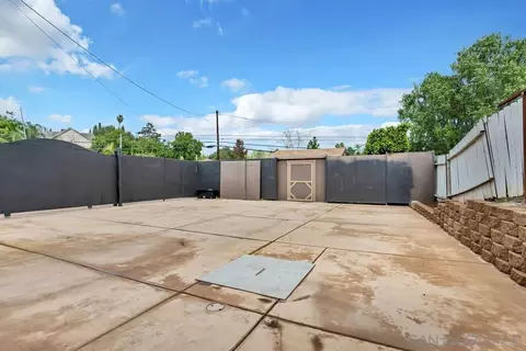 Exterior - 2167 Sunset Dr, Escondido, CA 92025 photo 6 of 12