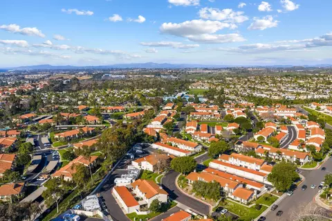 View/Area - 6922 Pear Tree Dr, Carlsbad, CA 92011 photo 5 of 15