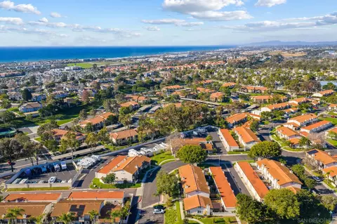 View/Area - 6922 Pear Tree Dr, Carlsbad, CA 92011 photo 6 of 15