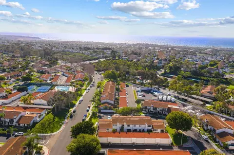 View/Area - 6922 Pear Tree Dr, Carlsbad, CA 92011 photo 11 of 15