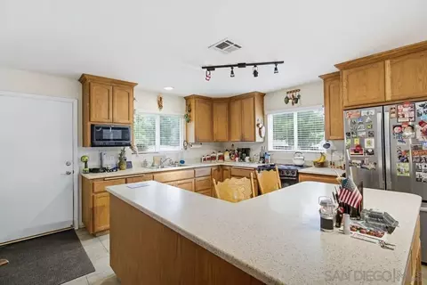 Kitchen - 1478 Peutz Valley Rd, Alpine, CA 91901 photo 1 of 5