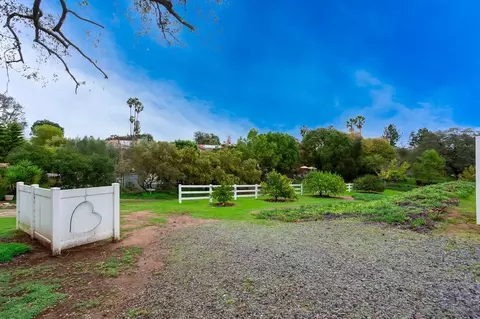 10565 Burned Oak Ln, Escondido, CA 92026 photo 23