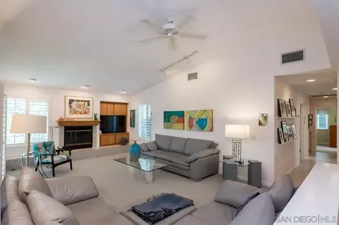 10565 Burned Oak Ln, Escondido, CA 92026