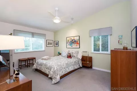 10565 Burned Oak Ln, Escondido, CA 92026 photo 19