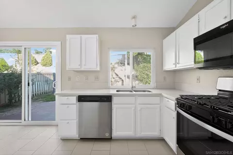Kitchen - 31850 Via Barraza, Temecula, CA 92592 photo 1 of 4