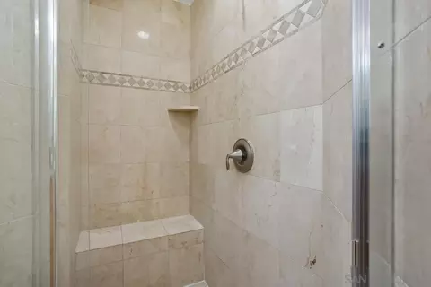 Bath - 4007 Bluff View Way, Carlsbad, CA 92008 photo 4 of 5