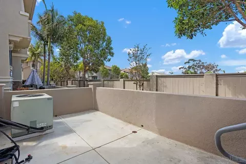 Exterior - 4007 Bluff View Way, Carlsbad, CA 92008 photo 2 of 4