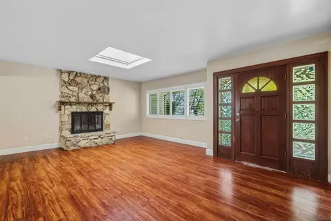Living - 1491 Louise Dr, Alpine, CA 91901 photo 2 of 5