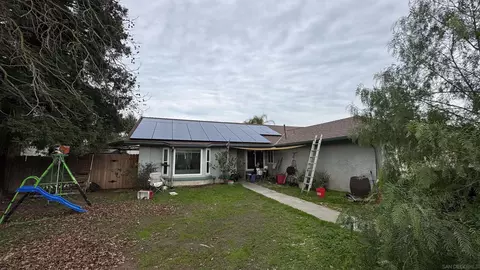 3642 W Redlands Ave, Fresno, CA 93722