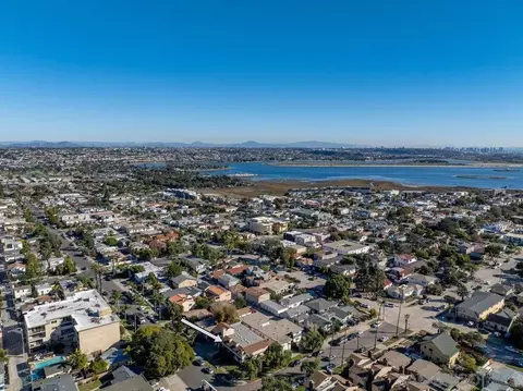 1805 Thomas Ave, San Diego, CA 92109