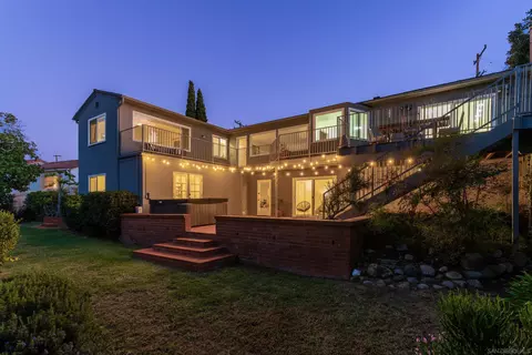 7850 Roseland Dr, La Jolla, CA 92037