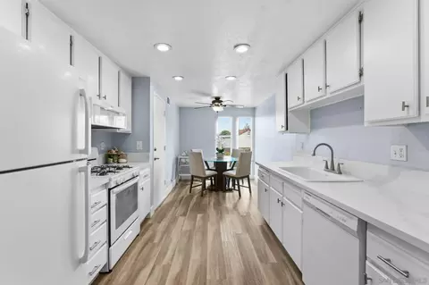 Kitchen - 2508 Dorm Way, Spring Valley, CA 91977 photo 4 of 4