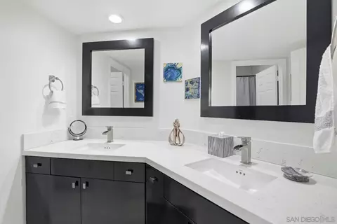 Bath - 1618 Caminito Solidago, La Jolla, CA 92037 photo 4 of 6