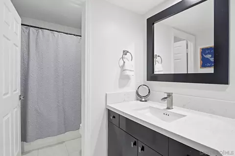 Bath - 1618 Caminito Solidago, La Jolla, CA 92037 photo 5 of 6
