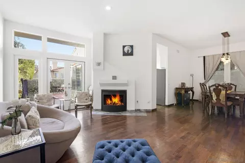 Living - 1618 Caminito Solidago, La Jolla, CA 92037 photo 2 of 4