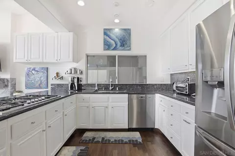 Kitchen - 1618 Caminito Solidago, La Jolla, CA 92037 photo 2 of 5