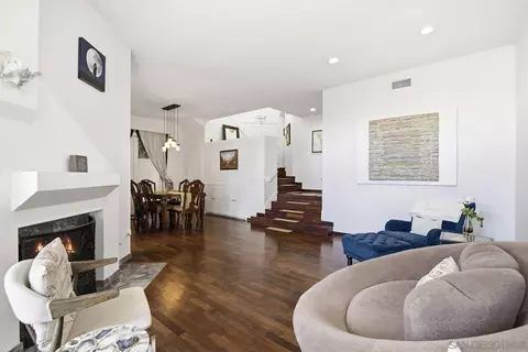 Living - 1618 Caminito Solidago, La Jolla, CA 92037 photo 3 of 4
