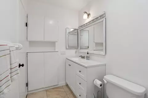 Bath - 816 Caminito Azul, Carlsbad, CA 92011 photo 4 of 4