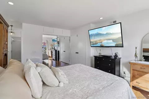 Bedroom - 816 Caminito Azul, Carlsbad, CA 92011 photo 2 of 5