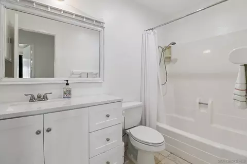 Bath - 816 Caminito Azul, Carlsbad, CA 92011 photo 3 of 4