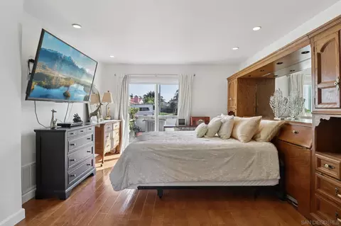 Bedroom - 816 Caminito Azul, Carlsbad, CA 92011 photo 1 of 5