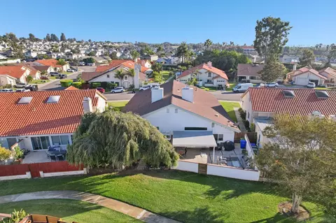 View/Area - 816 Caminito Azul, Carlsbad, CA 92011 photo 3 of 6