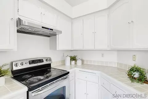Kitchen - 3598 Quail View St, Spring Valley, CA 91977 photo 5 of 6