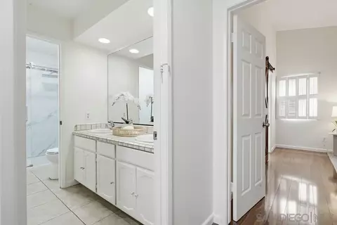 Bath - 3598 Quail View St, Spring Valley, CA 91977 photo 1 of 4