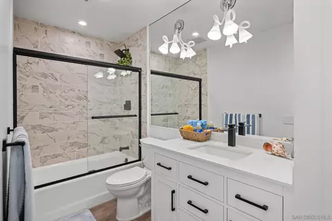 Bath - 778 La Canada St, La Jolla, CA 92037 photo 4 of 4