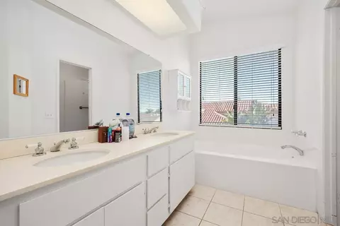 Bath - 5070 Chalet Dr, Oceanside, CA 92057 photo 2 of 3