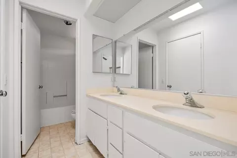 Bath - 5070 Chalet Dr, Oceanside, CA 92057 photo 3 of 3