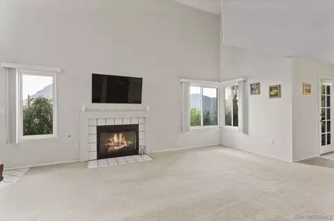 Living - 10503 Flora Azalea Ct, Santee, CA 92071 photo 2 of 4