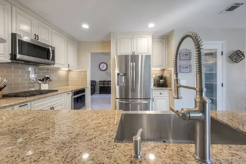Kitchen - 15005 Garden Rd, Poway, CA 92064 photo 2 of 3