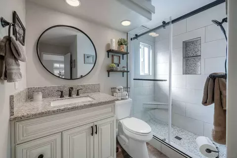 Bath - 15005 Garden Rd, Poway, CA 92064 photo 2 of 6