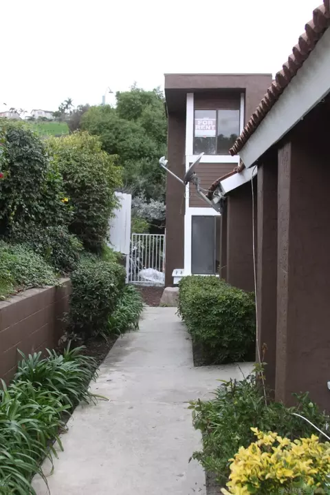 Exterior - 101 Avenida Las Brisas, Oceanside, CA 92057 photo 4 of 7