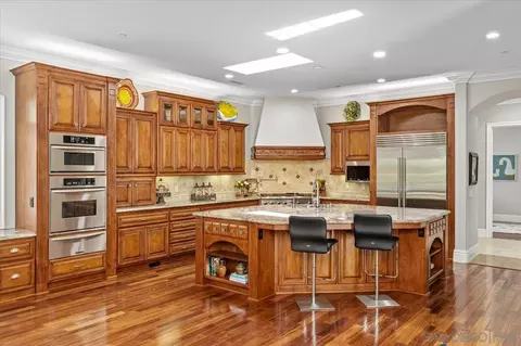 Kitchen - 13391 Old Winemaster Ct, Poway, CA 92064 photo 4 of 7