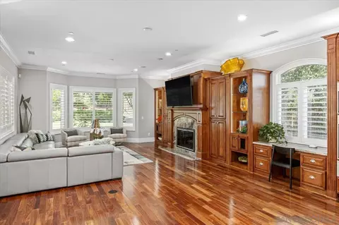 Living - 13391 Old Winemaster Ct, Poway, CA 92064 photo 3 of 6