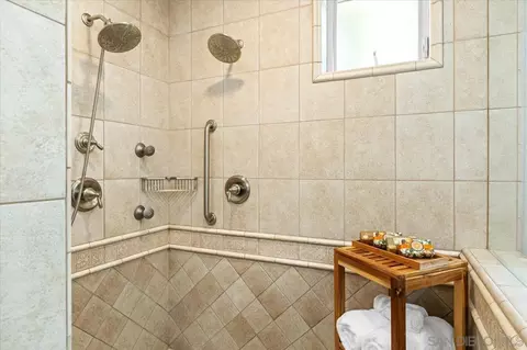 Bath - 13391 Old Winemaster Ct, Poway, CA 92064 photo 4 of 6