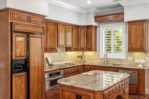 Kitchen - 13391 Old Winemaster Ct, Poway, CA 92064 photo 7 of 7