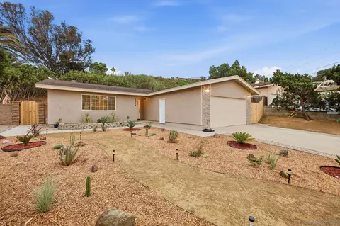 8644 Eileen St, Spring Valley, CA 91977 photo 2