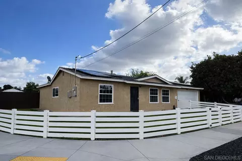 557 Parkbrook St, Spring Valley, CA 91977 photo 2