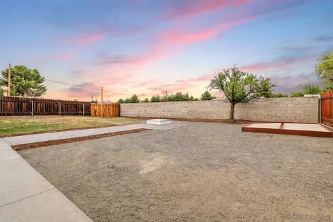 557 Parkbrook St, Spring Valley, CA 91977 photo 8